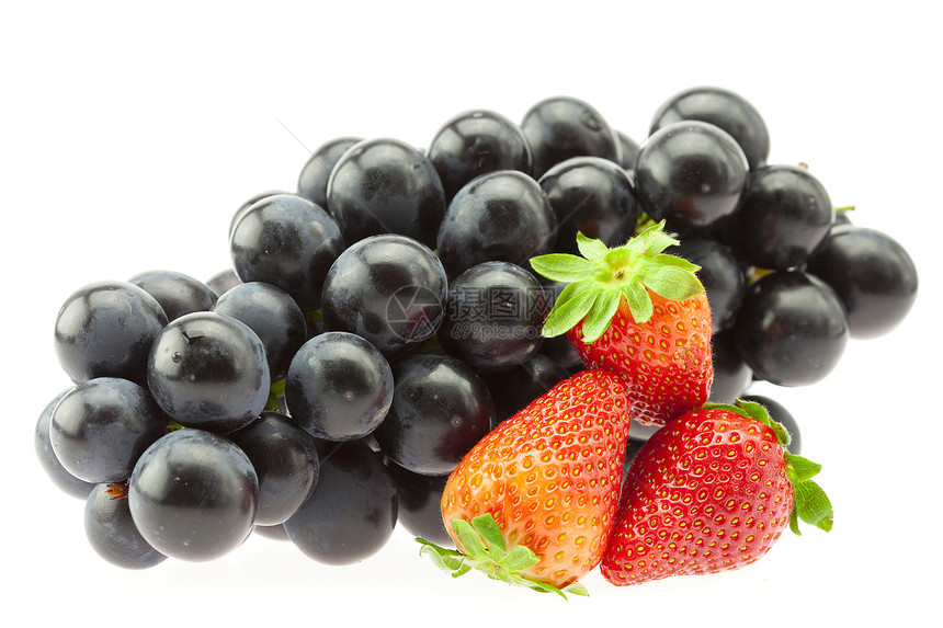 白色的葡萄和草莓被分离出来植物藤蔓摄影食物紫色美食叶子浆果水果图片