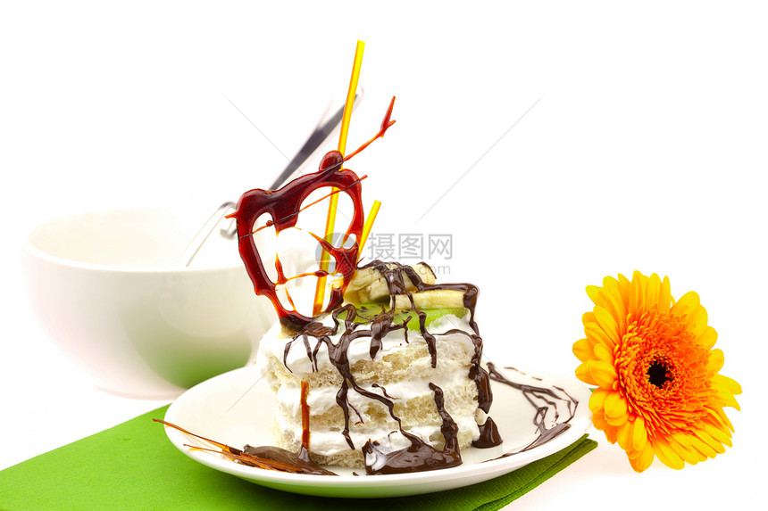 奶油焦糖心和Gerbera的蛋糕 躺在绿布上脆皮水果香蕉生日美味摄影美食餐巾糕点小雨图片