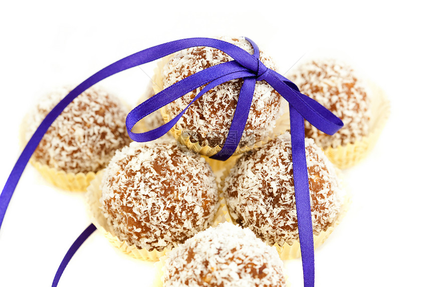 带椰子的椰子绑着白丝带巧克力可可水果团体宏观美食橙子糕点饼干早餐图片