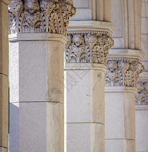 列 里雅斯特建筑大理石装饰柱子艺术雕塑广场雕刻背景图片