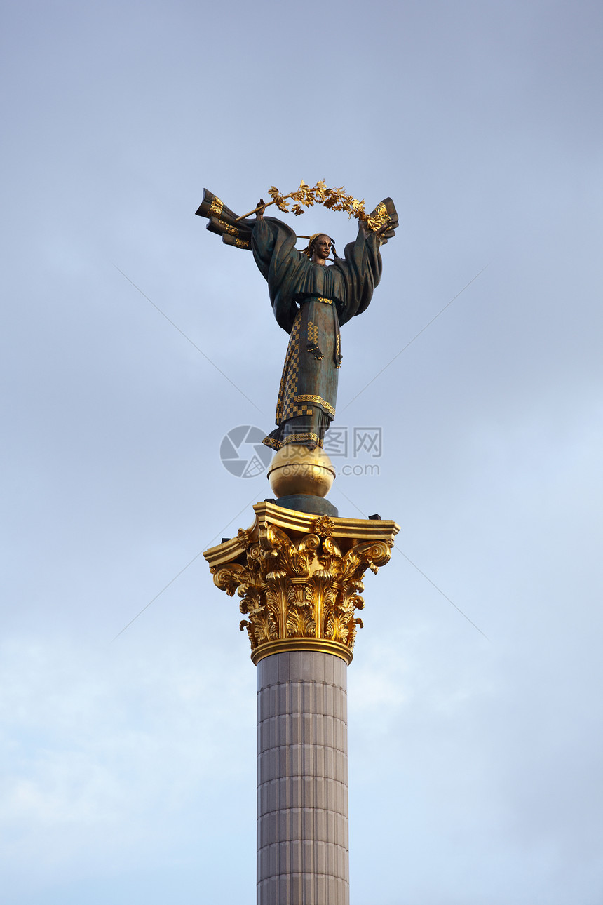 基辅独立广场一栏旅游地标首都旅行天空雕塑遗产纪念碑正方形艺术图片