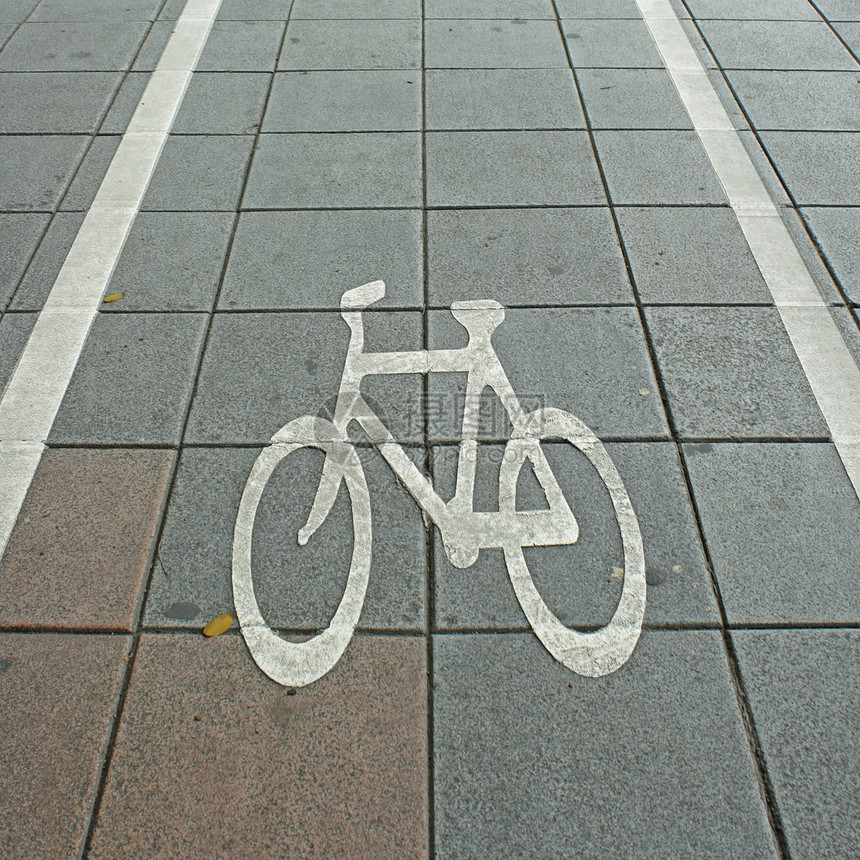 自行车车道旅行运输驾驶交通树木城市路标安全信号小路图片