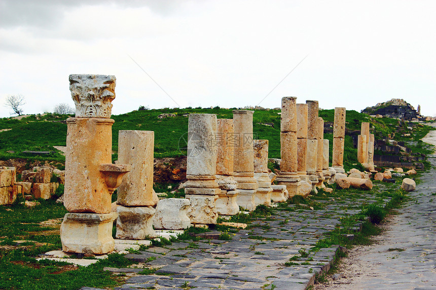 乌姆盖斯市文化旅游挖掘柱子废墟宗教胜利历史性古董城市图片