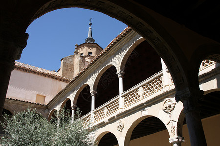 西班牙托莱多庭院旅行建筑学回廊博物馆旅游观光地标画廊花园背景图片