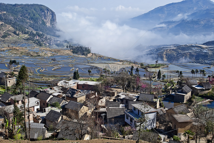 中国元阳帝的美丽风景旅游林业山脉农业金光树木图片