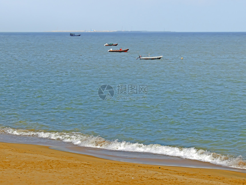 蓝色天空和海沙滩的背景图像冲浪季节旅行地平线旅游海岸太阳风景热带海洋图片