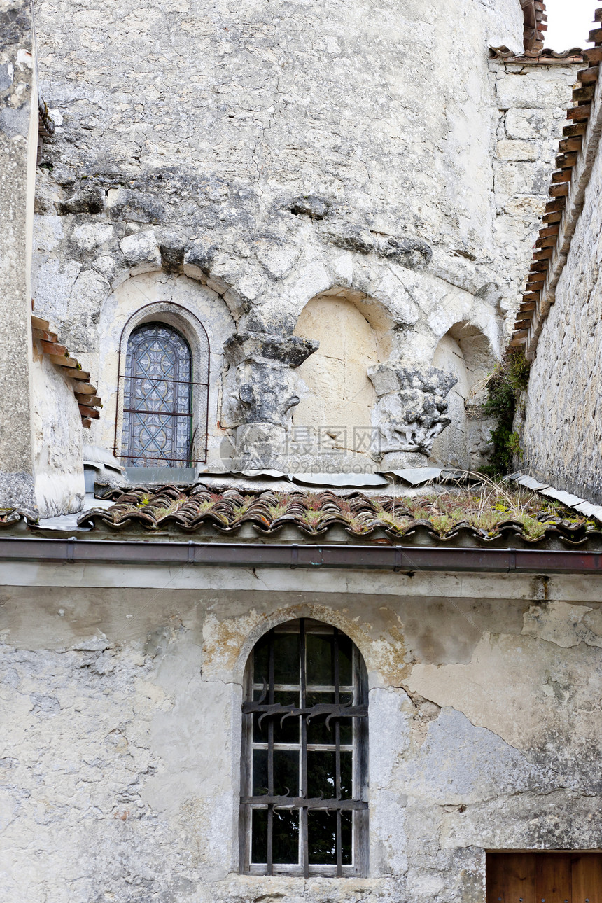 法国阿quitaine地区Noaillan旧教堂的废墟图片