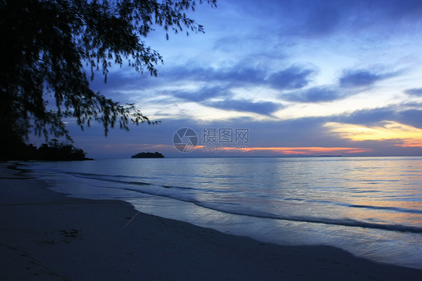 柬埔寨高梁岛日出热带剪影太阳海洋天堂海湾日落橙子天空渔民图片