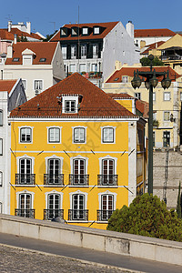 彩色房屋红色建筑物黄色住宅阳台背景图片
