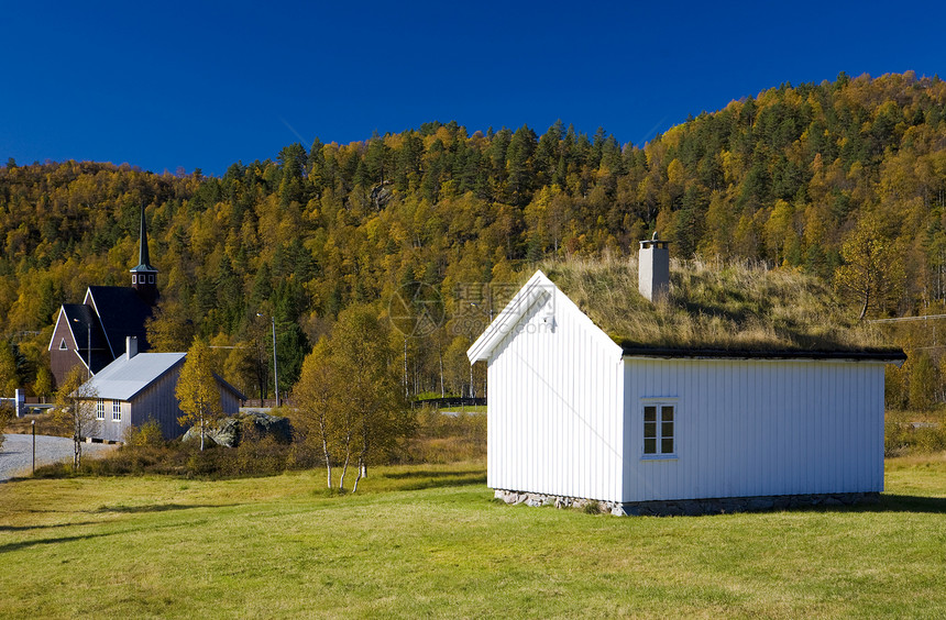 挪威 Kvaevemoen外观建筑物村庄建筑国家乡村教堂位置教会房屋图片