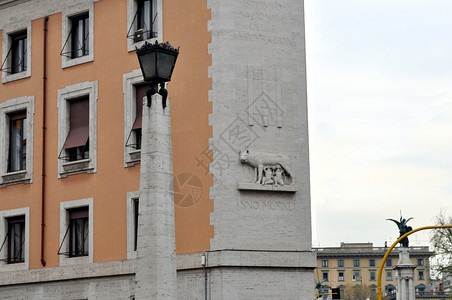 意大利罗马纪念碑调解全景废墟雕像地标雕塑天际中心城市背景图片