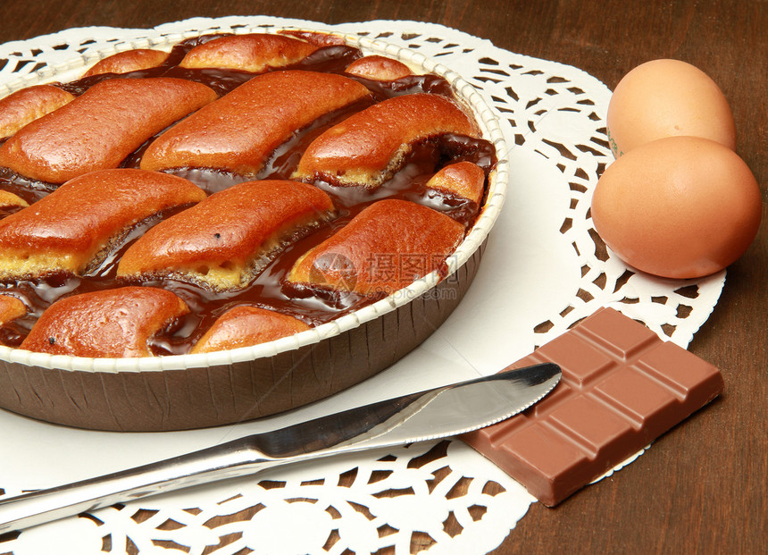 巧克力蛋糕甜点桌子可可馅饼巧克力平底锅美食黄油食物混合器图片