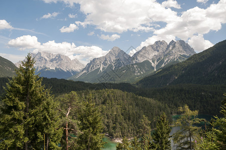 奥地利联邦联邦森林蓝色植物树木天空通道山脉绿色岩石石头背景图片