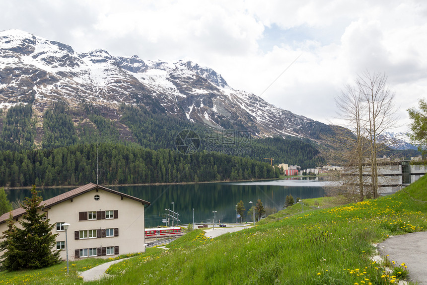 St moritz 威兹兰冰川岩石房子村庄旅行高山城市建筑全景土地图片