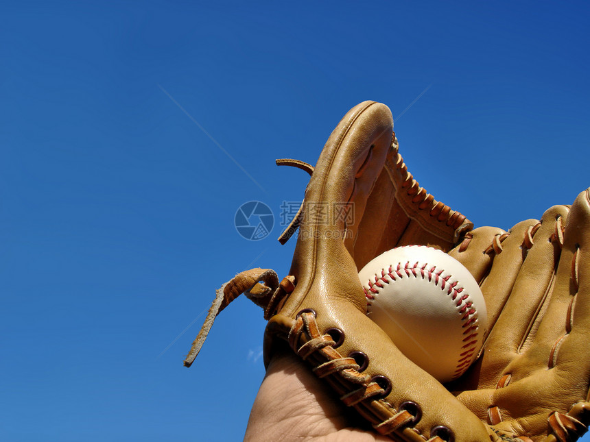 棒球接球鞋带传统皮革团队蓝色天空乐趣手套游戏图片