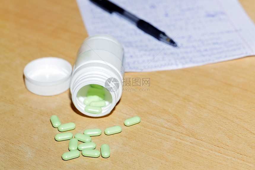 药瓶和药丸宏观药店剂量药物卫生药剂师瓶子药品预防性制药图片