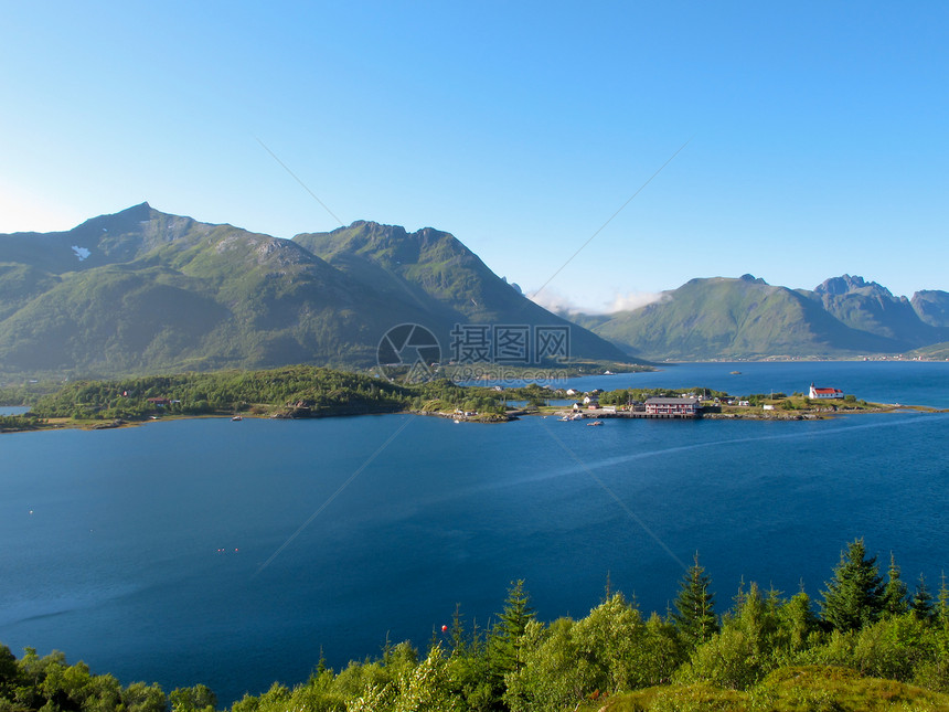 挪威景观挪威自由爬坡海湾远足海岸太阳晴天峡湾旅游摄影图片