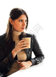 女人喝咖啡成人早餐夹克咖啡饮料黑发女性女士杯子女孩头发高清图片素材