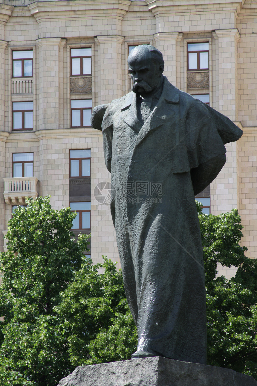 塔拉斯谢夫琴科纪念碑天空蓝色历史性纪念碑历史雕像艺术家作家建筑学公园图片
