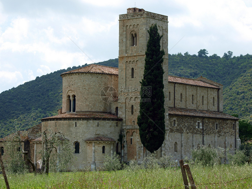 意大利托斯卡纳Montalcino附近Sant Antimo修道院信仰建筑学教堂教会旅行宗教文化森林传统历史图片