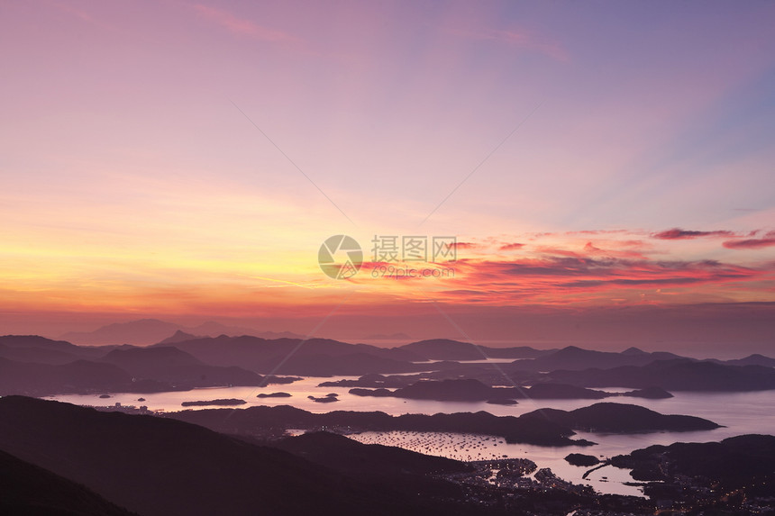 清晨 香港西京运动天空曲线景观城市射线运输车辆辉光街道图片