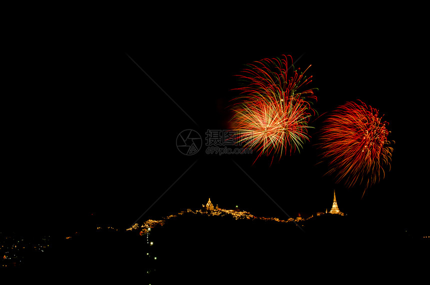山上泰神庙上的烟花奢华艺术建筑学天空寺庙节日反射旅游焰火魔法图片