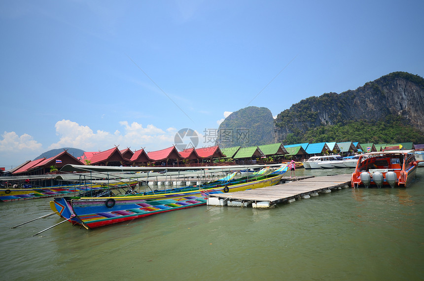 泰国的沙滩屋建筑物溪流酒店山墙旅行快手运输长椅停留房子图片