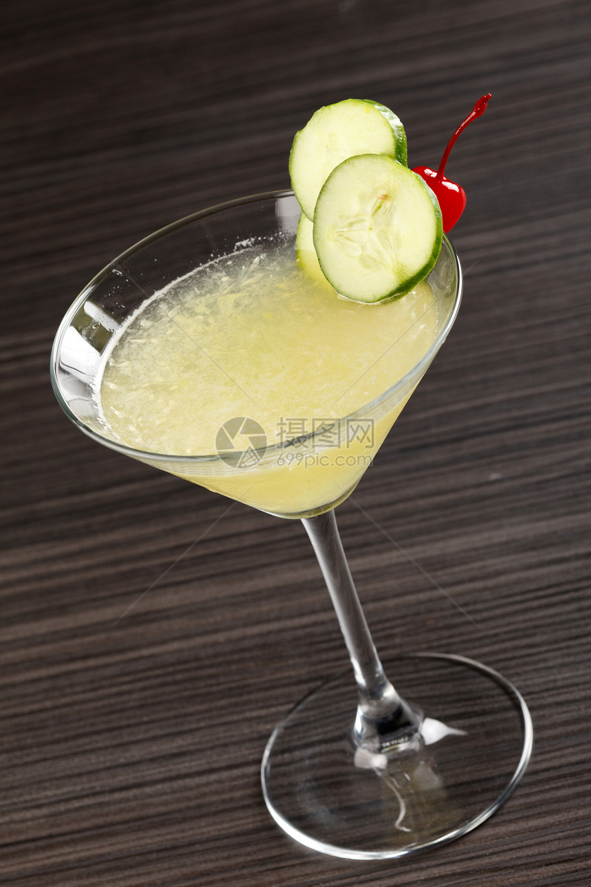 加黄瓜鸡尾酒反射液体情调蜂蜜食物玻璃异国绿色图片