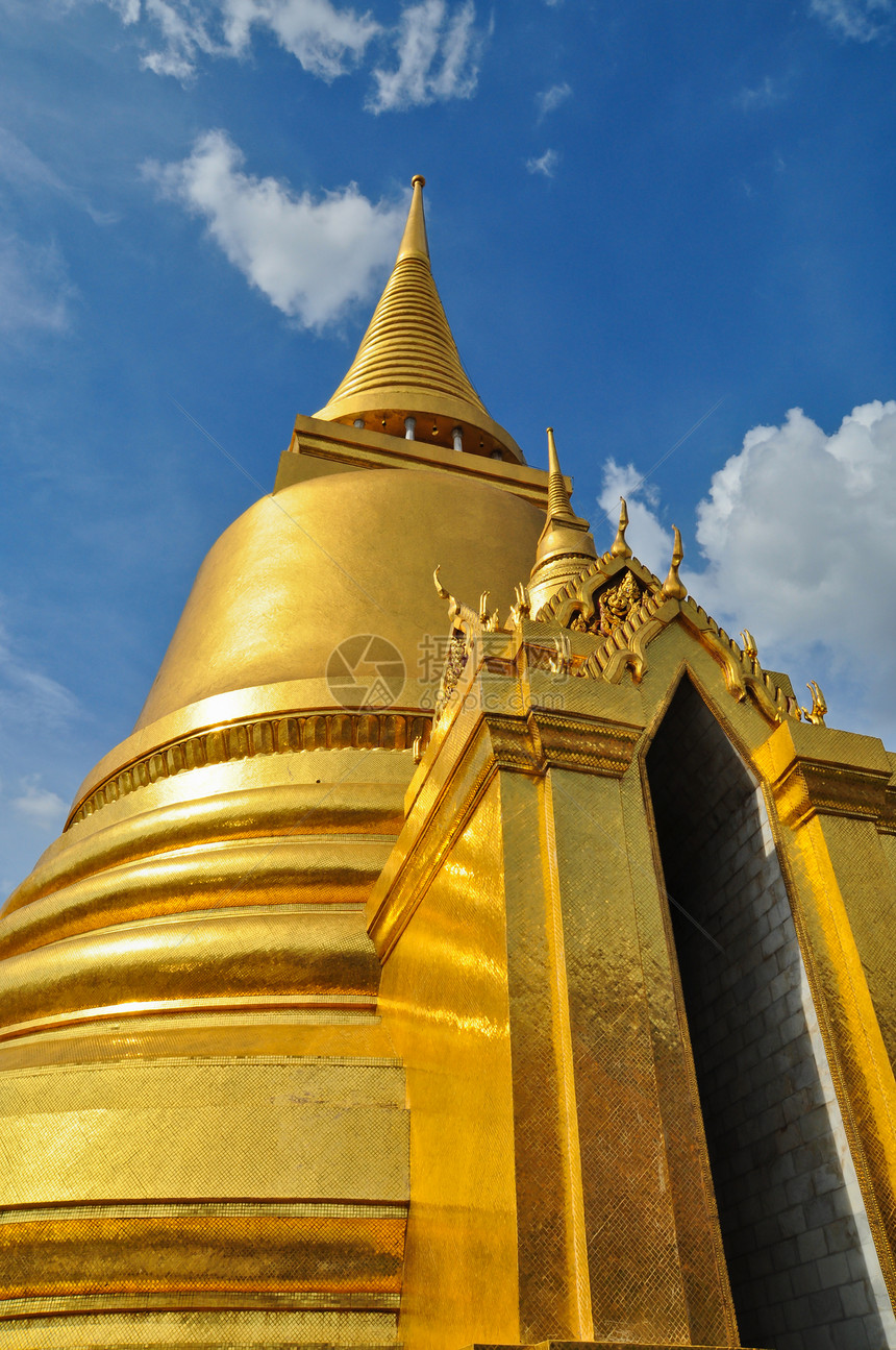泰国寺庙 曼谷大宫殿 泰国的金塔宗教天空城市游客旅游雕像佛教徒佛塔历史地标图片