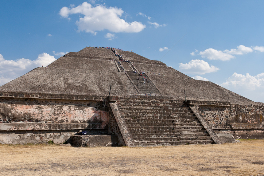 太阳金字塔 墨西哥太阳考古学楼梯脚步废墟游客寺庙月亮城市文化图片