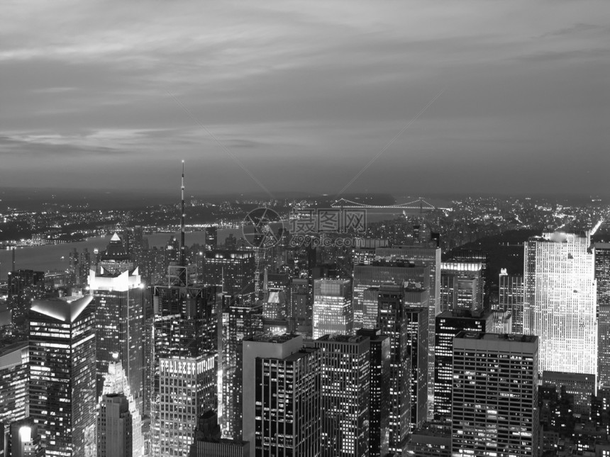 纽约市的摩天大楼市中心金融天际地标办公室公园天空交通旅行反射图片