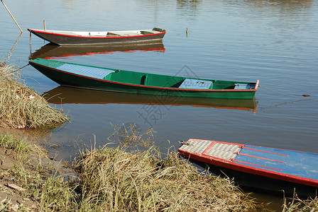 河上的船只乡村平底船农村划桨传统凸轮下注者反思背景图片