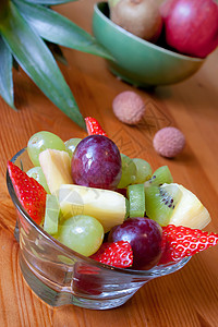 水果沙拉饮食奇异果菠萝食物食谱烹饪季节甜点果味维生素背景图片