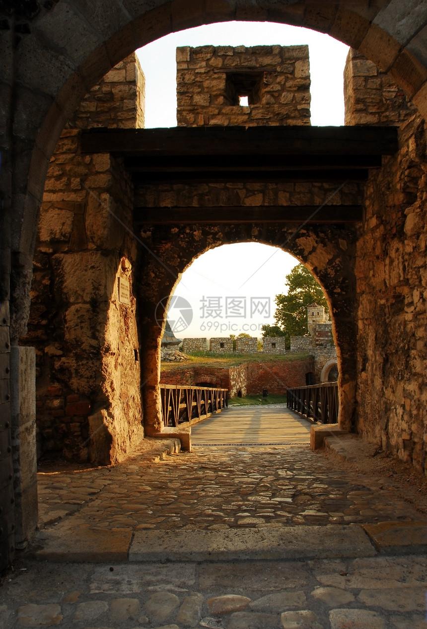 贝尔格莱德堡垒大门淡黄色旅行暴君边界观光城堡建筑栅栏历史入口图片