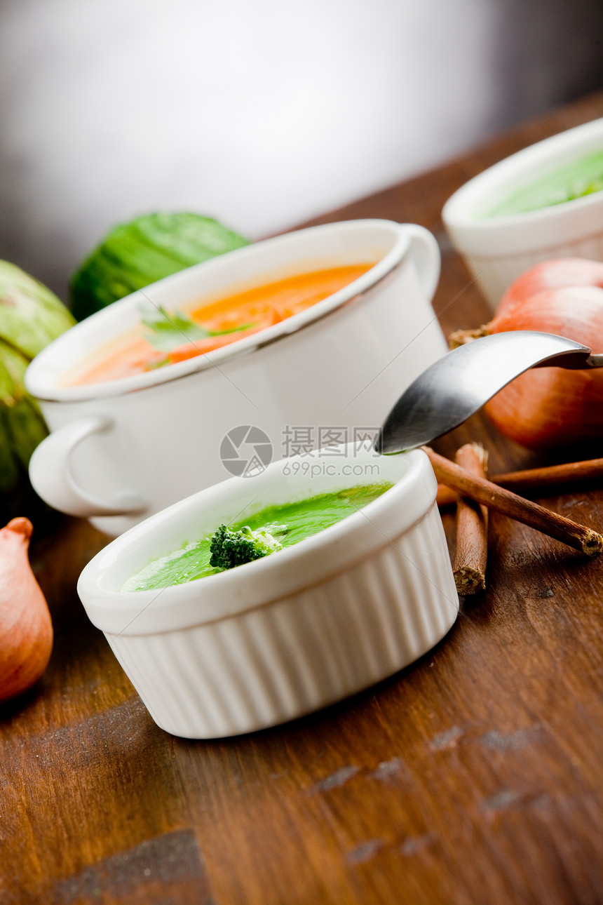 蔬菜汤饮食烹饪奶油状洋葱食物美食素食桌子奶油液体图片