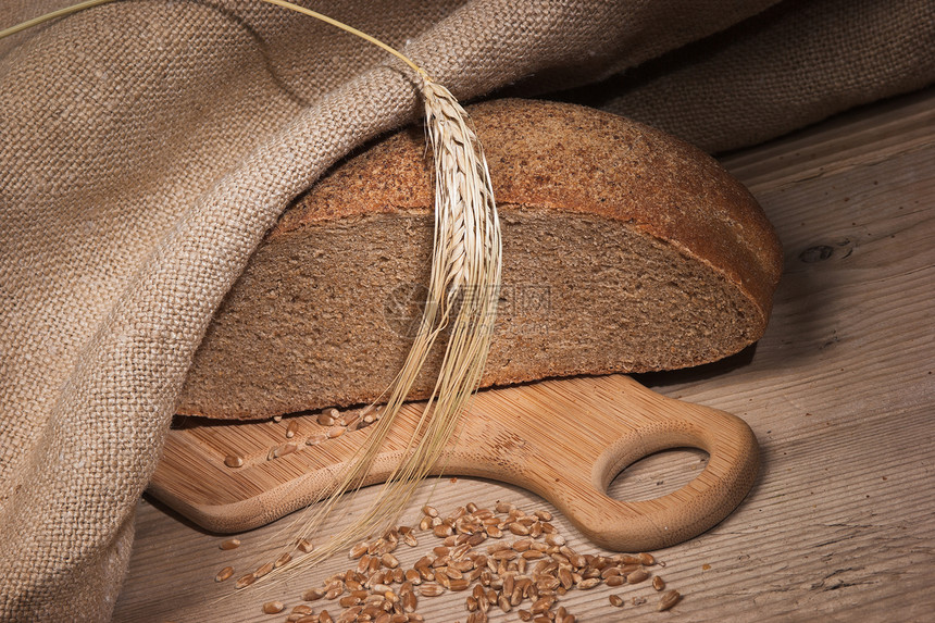 面包和耳朵食物谷物农业收成稻草核心馒头大麦粮食农作物图片