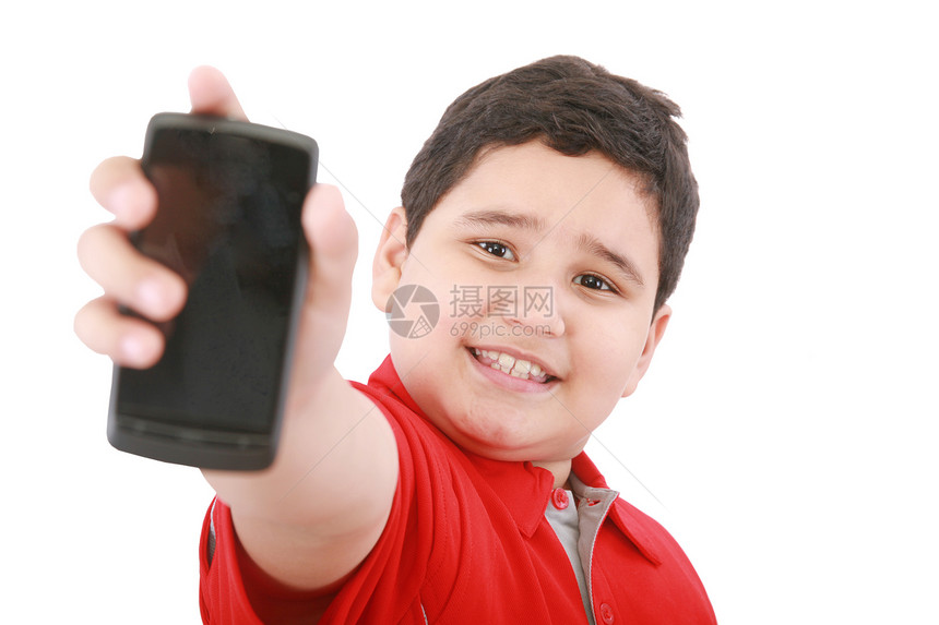 男孩展示他的新手机图片