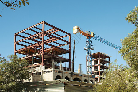 建筑起重机构造蓝色天空矩形框架建筑学背景图片