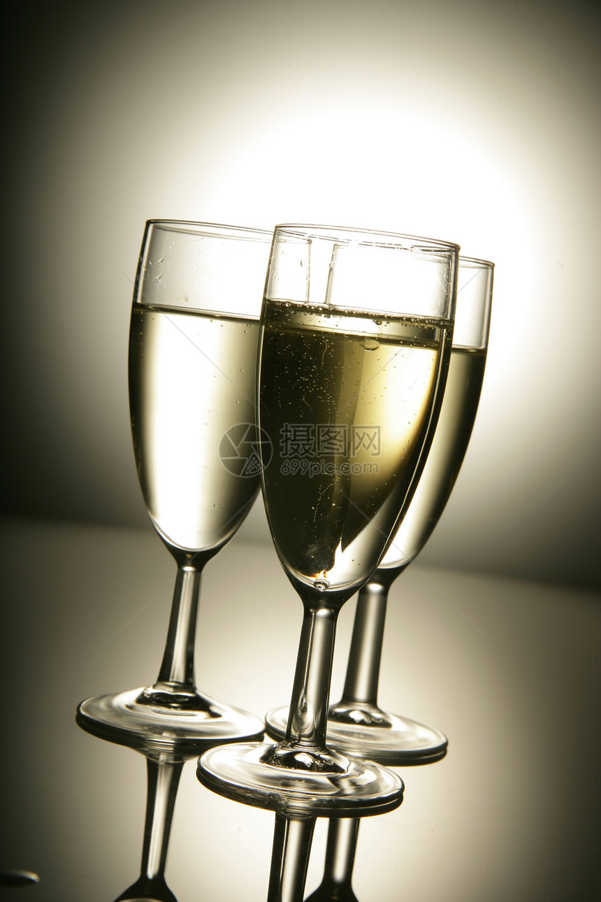 香槟桌子节日藤蔓栽培玻璃金子干杯派对眼镜酒吧图片