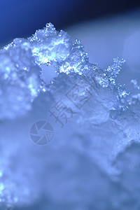 雪和冰雪太阳雪花冰柱季节性水晶降雪天空时间白色季节背景图片