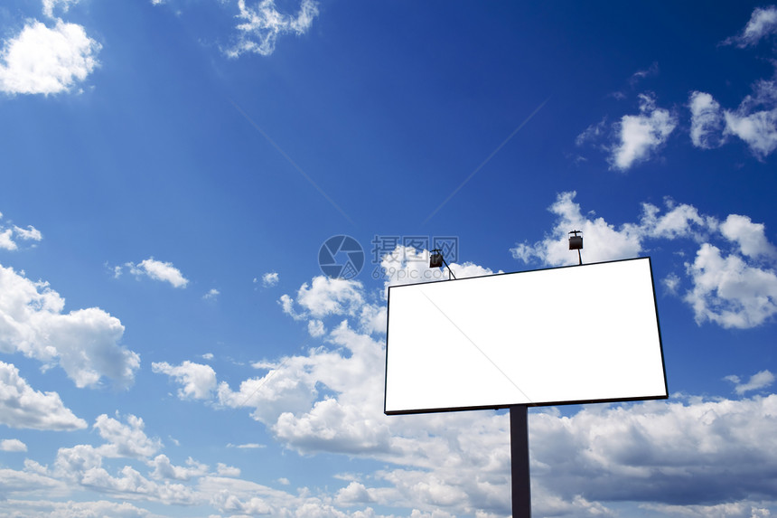 空白的广告牌框架横幅广告白色天空商业展示水平蓝色营销图片