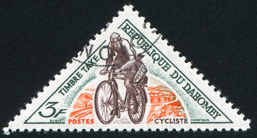 骑自行车的邮递员图片