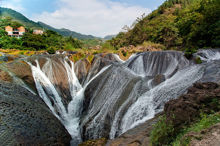 瀑布的形状就像珍珠一样 掉进坑里河流旅游景点背景图片