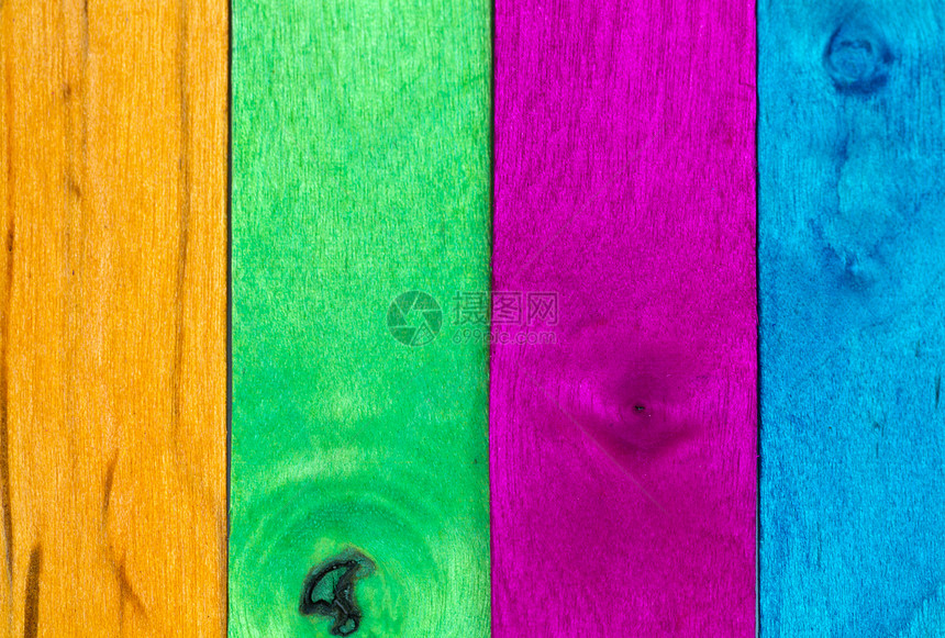 多颜色木本背景蓝色树木红色栅栏木板木材黄色松树彩虹宏观图片