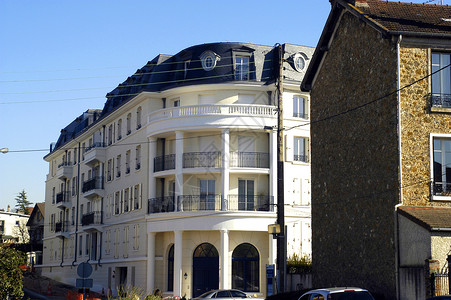 位于法国城的新建和旧楼背景图片