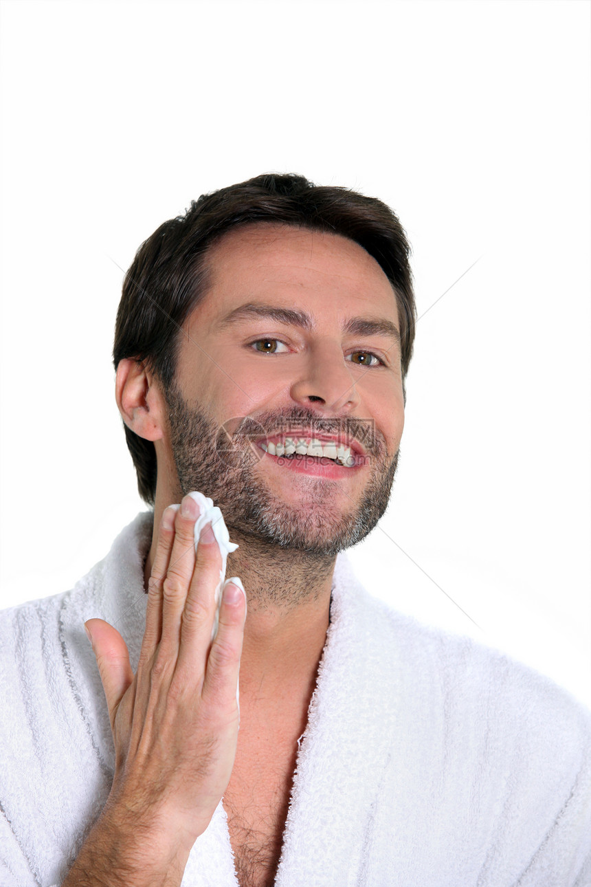 30岁男人剃胡子刮胡子图片