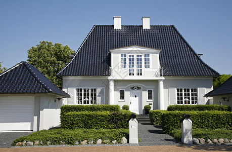 丹麦豪华别墅阳台晴天奢华房子水平白色背景图片
