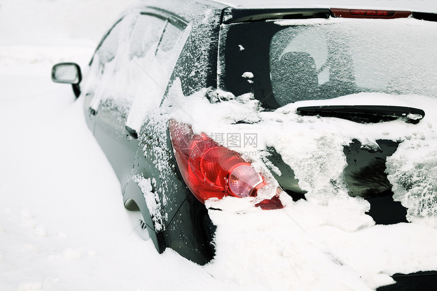 下雪后车辆概念街道雾凇暴风雪降雪汽车黑色自然灾害白色图片
