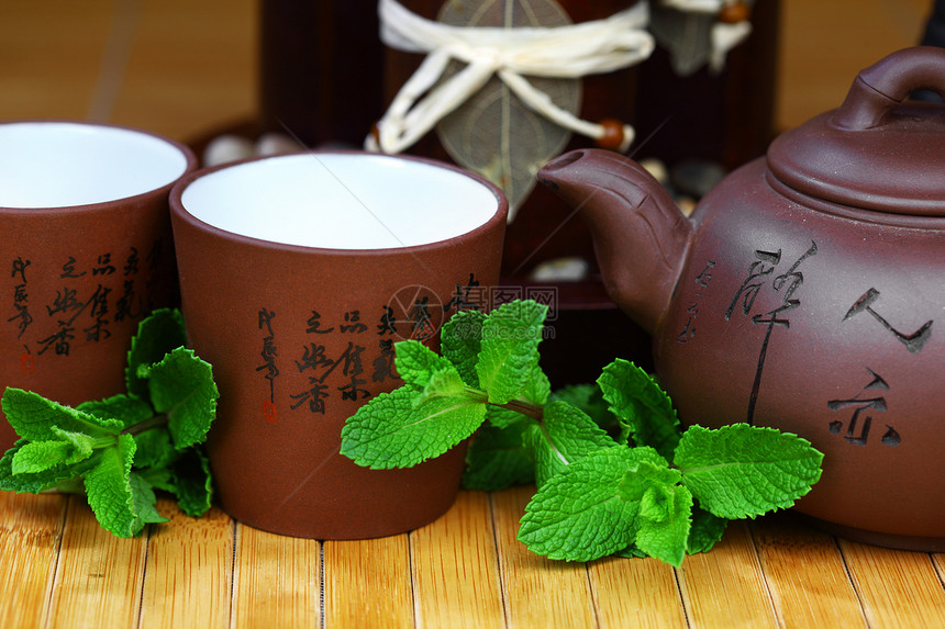 薄荷茶液体玻璃英语竹子叶子文化饮料茶点杯子美食图片