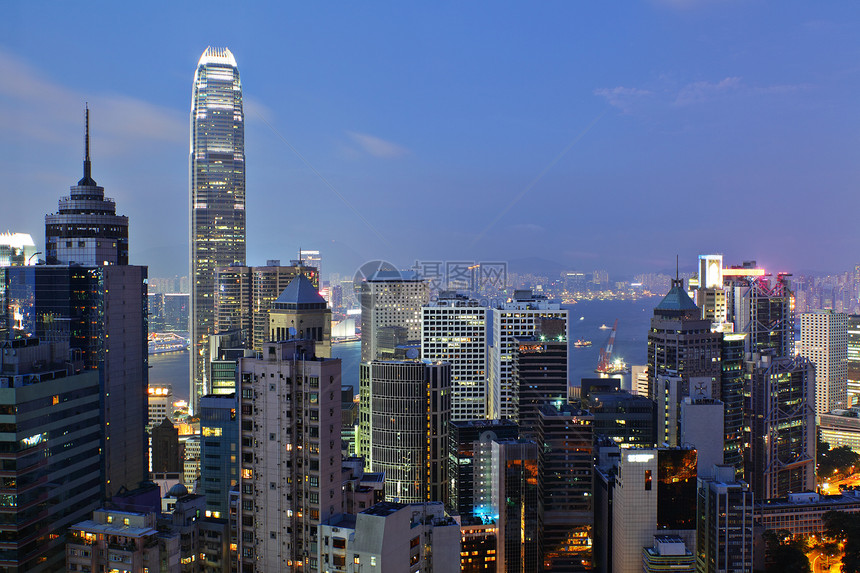 香港夜景风景摩天大楼办公室天空商业蓝色天际场景景观市中心图片